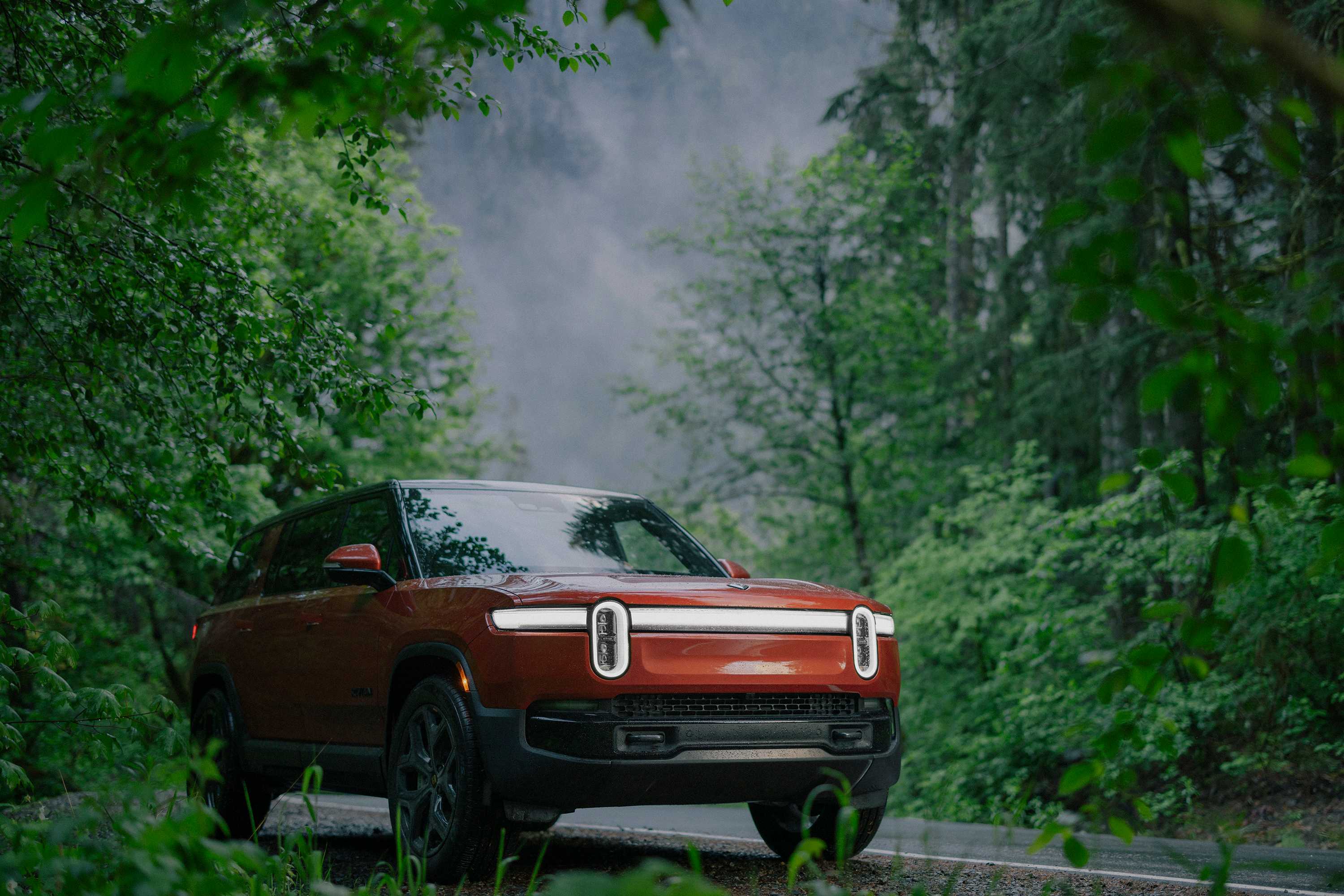 New Rivian R1 New Rivian R1T And R1S Arrive With Performance To Match A Lamborghini