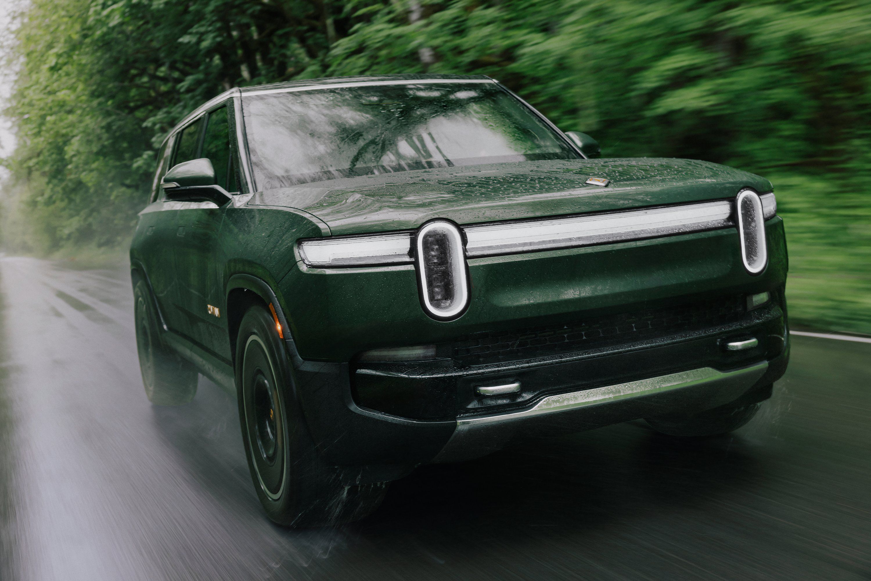 2025 Rivian R1S SUV Pricing, Photos & Specs