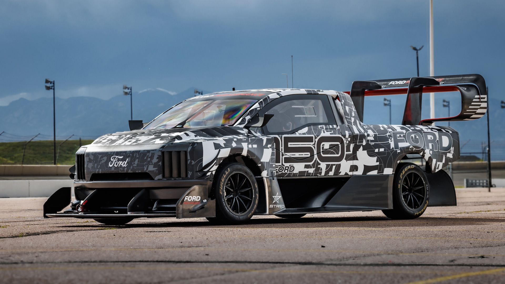 Ford F150 Lightning SuperTruck Looks Ready To Unleash Hell