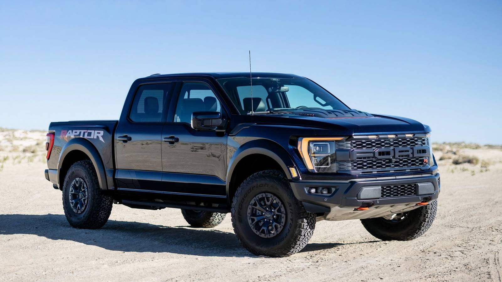 How The Ford F-150 Raptor R's Epic Off-Road Suspension Makes It Even ...