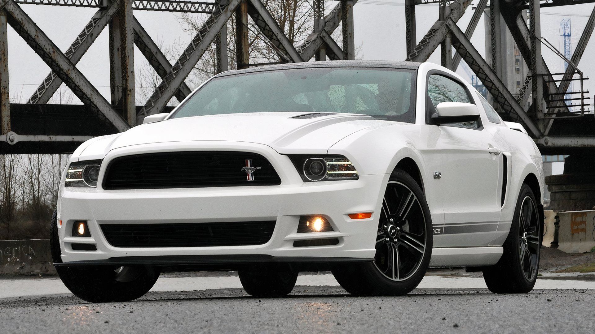 2014 Ford Mustang GT front