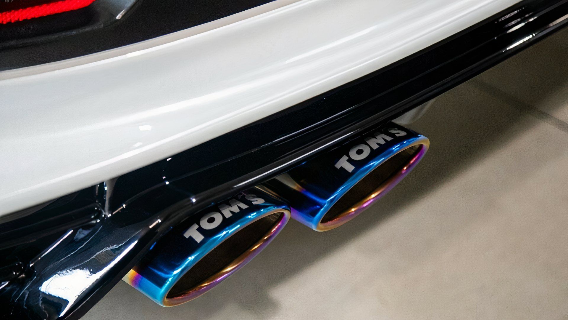 Toyota Prius exhaust tips