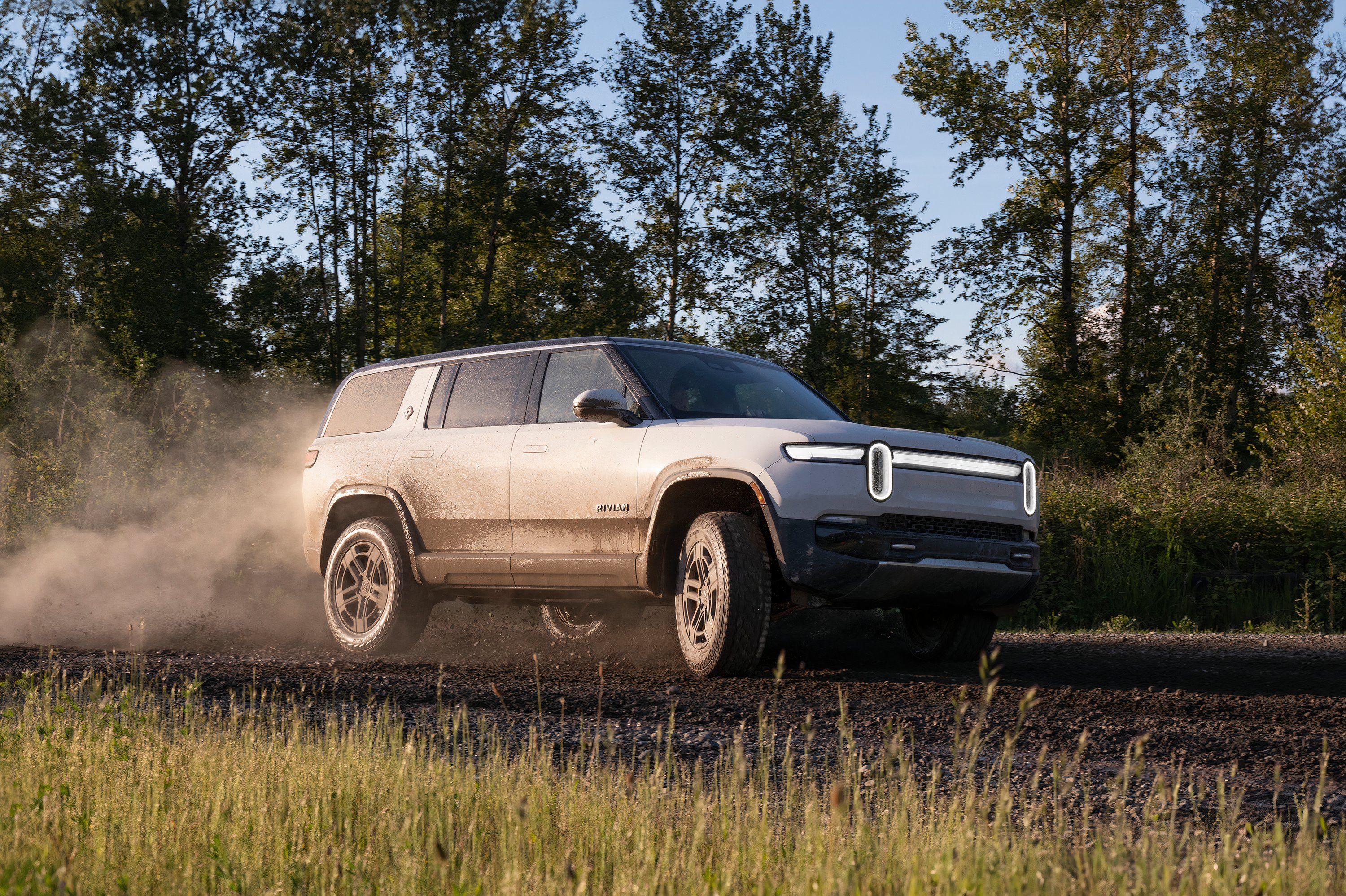 2025 Rivian R1S SUV Pricing, Photos & Specs