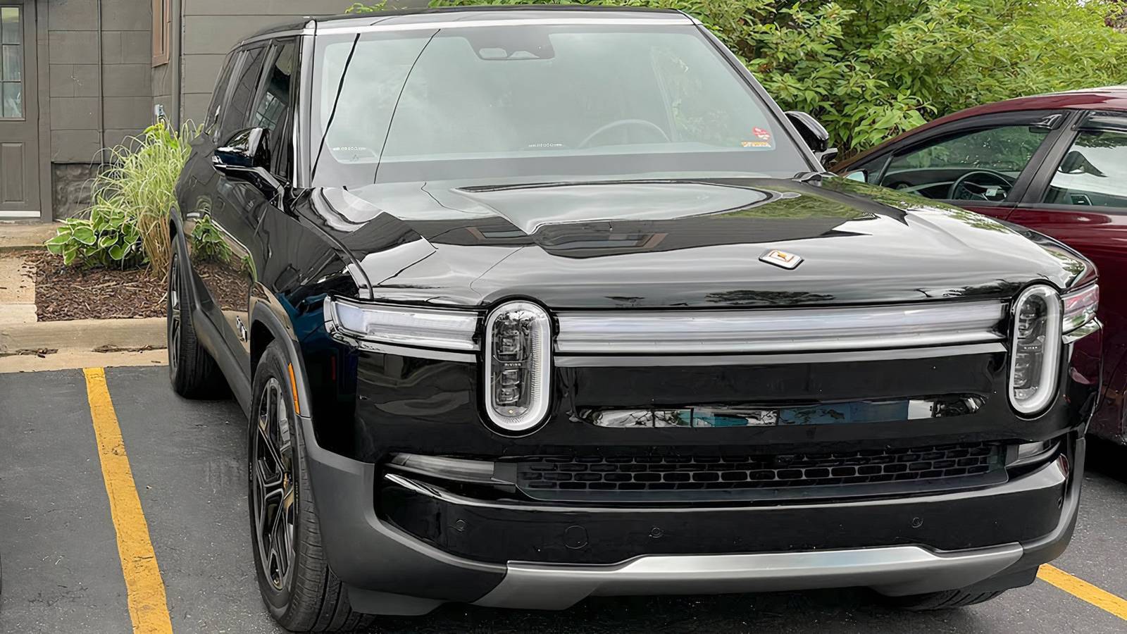 Rivial R1 Check Out The Rivian R1S Facelift Before Its Debut