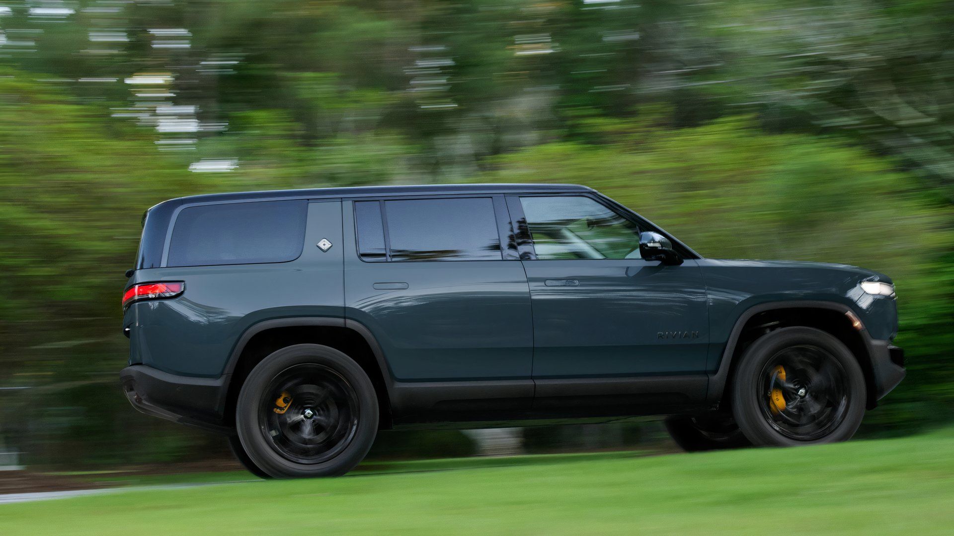 2025 Rivian R1 Tri-Motor Deliveries Start Today