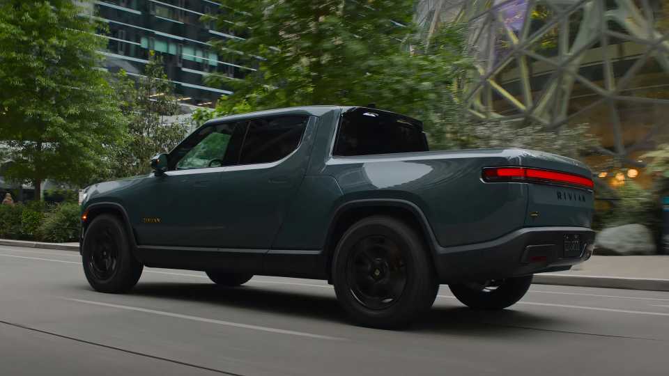 2025 Rivian R1T Truck Pricing, Photos & Specs