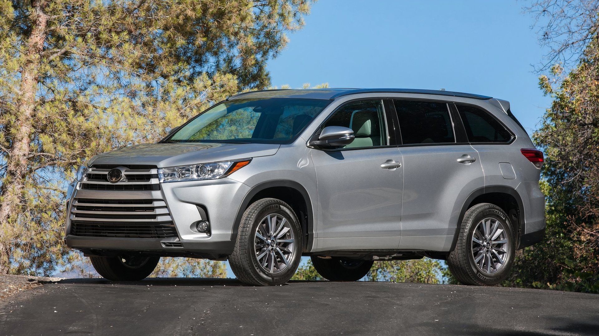 Toyota Highlander Generations: Key Updates Across All Model Years
