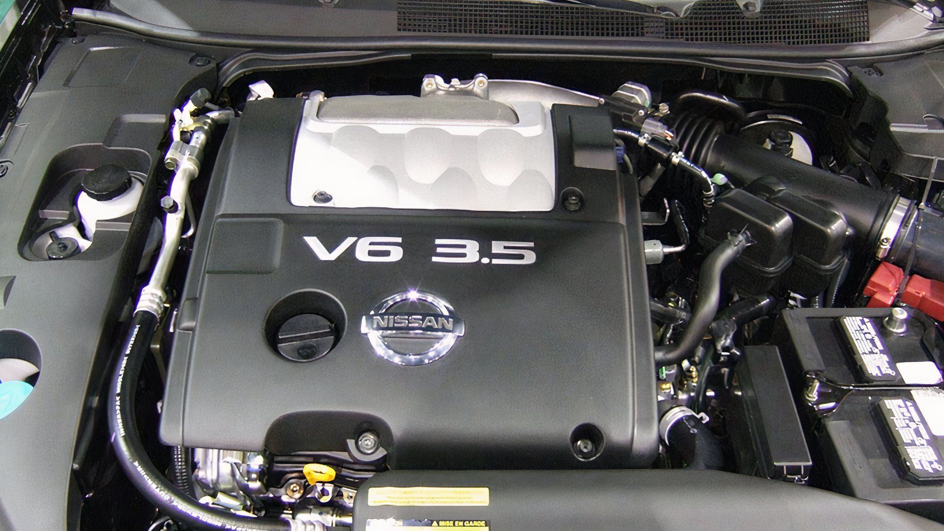 닛산의 가장 위대한 엔진 중 하나로서 VQ35DE V6를 탑재한 스포츠카와 오프로드 차량들