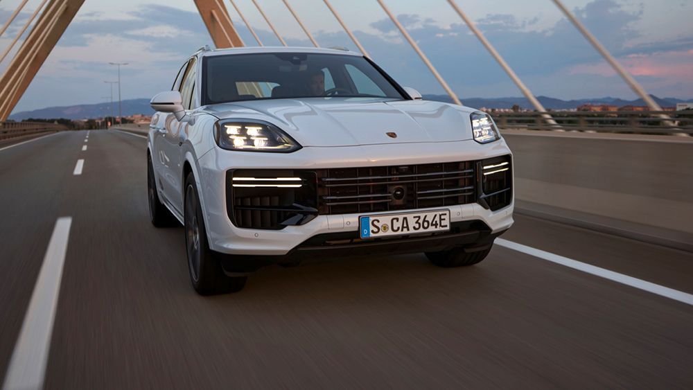 Porsche Cayenne front view