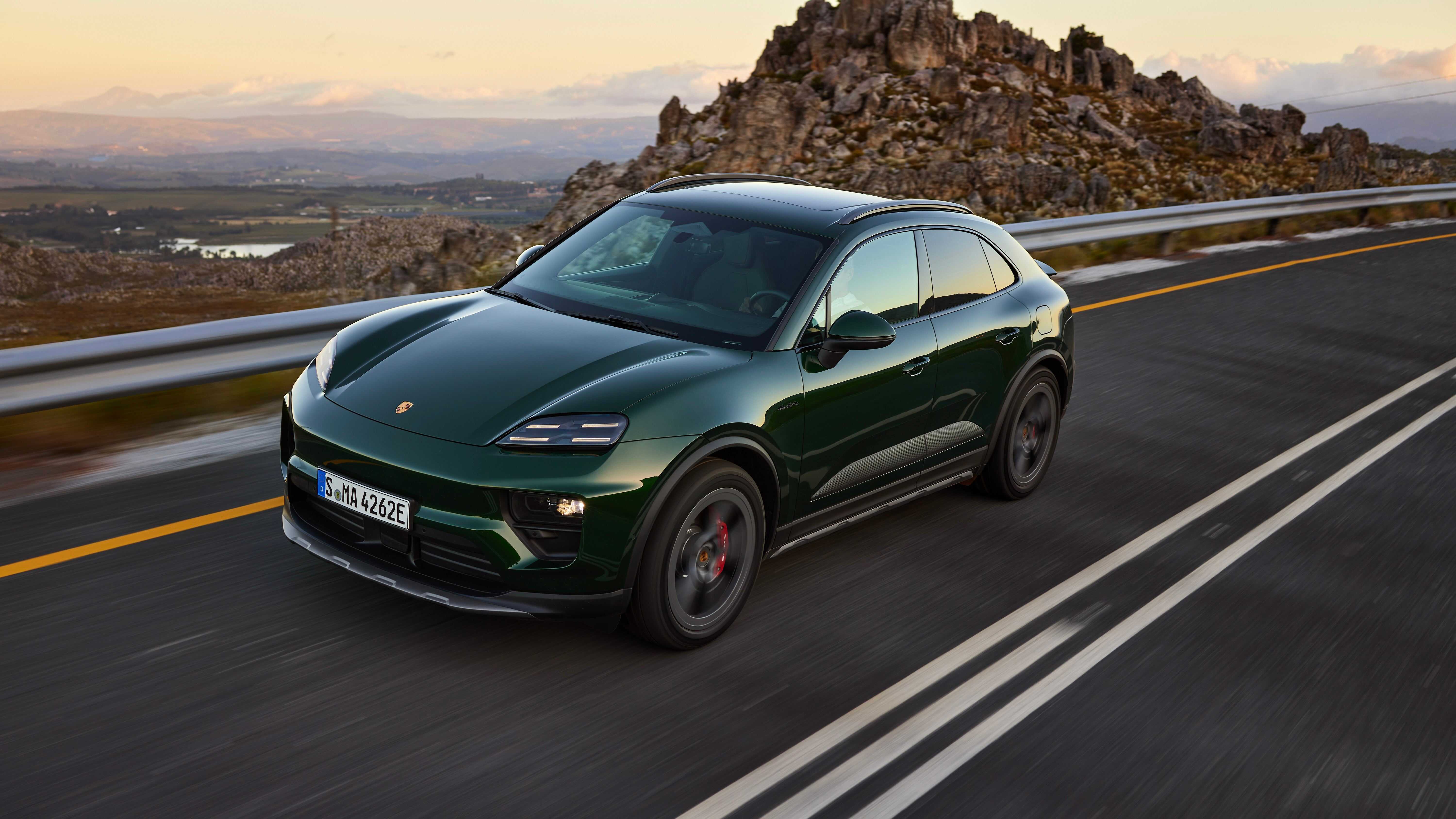 Porshe 2 Rows Porsche Needs To Redesign Its 3-Row SUV From Scratch And Fast