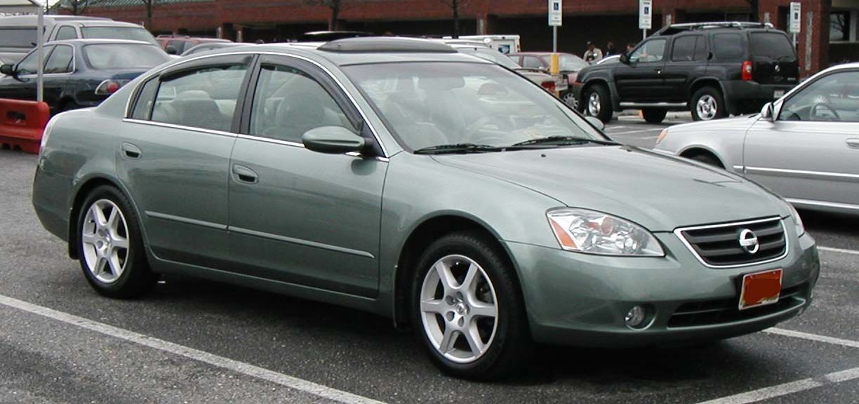 2002 Nissan Altima front 3/4