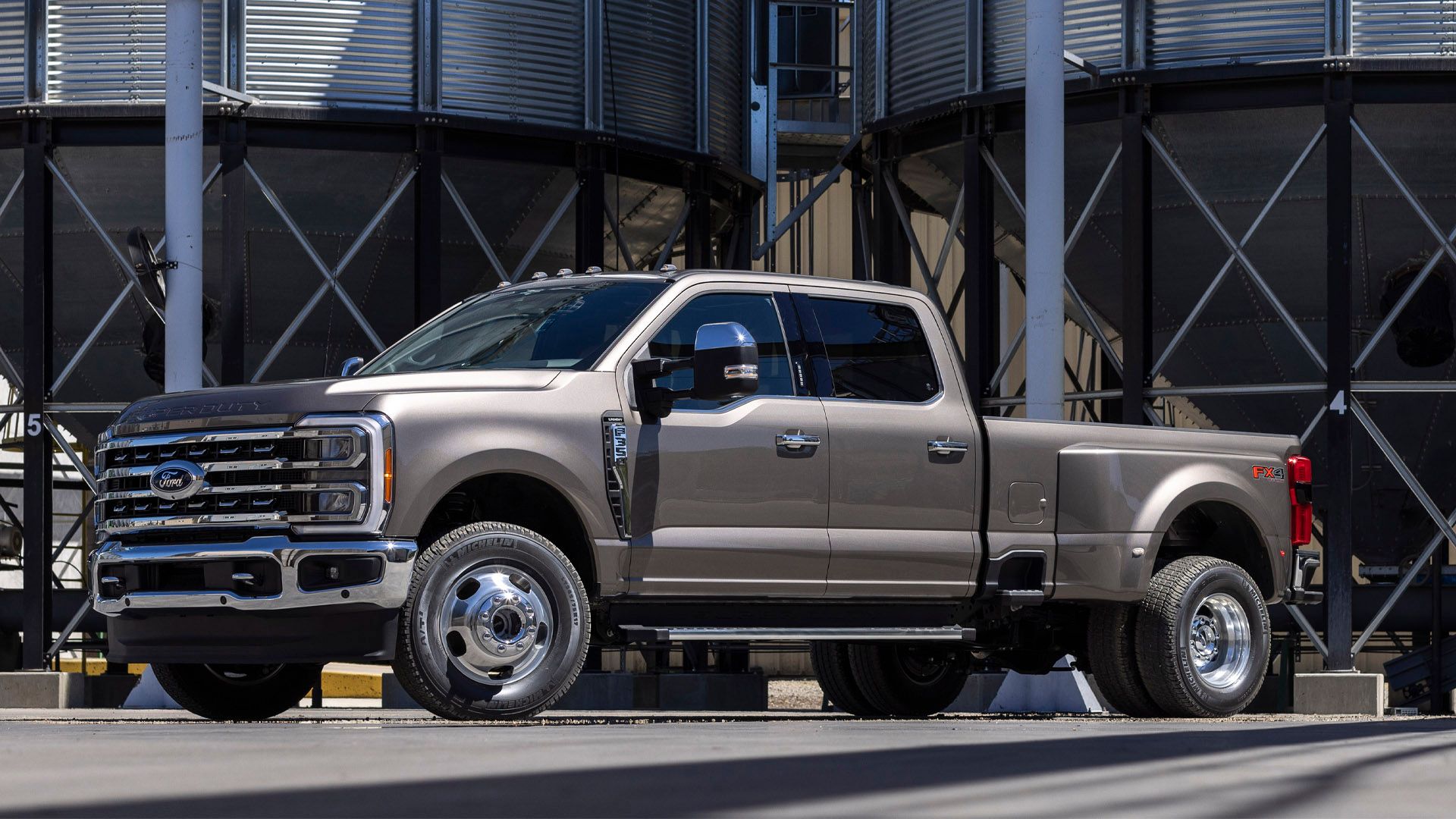 2023 Ford Super Duty F-350 Lariat