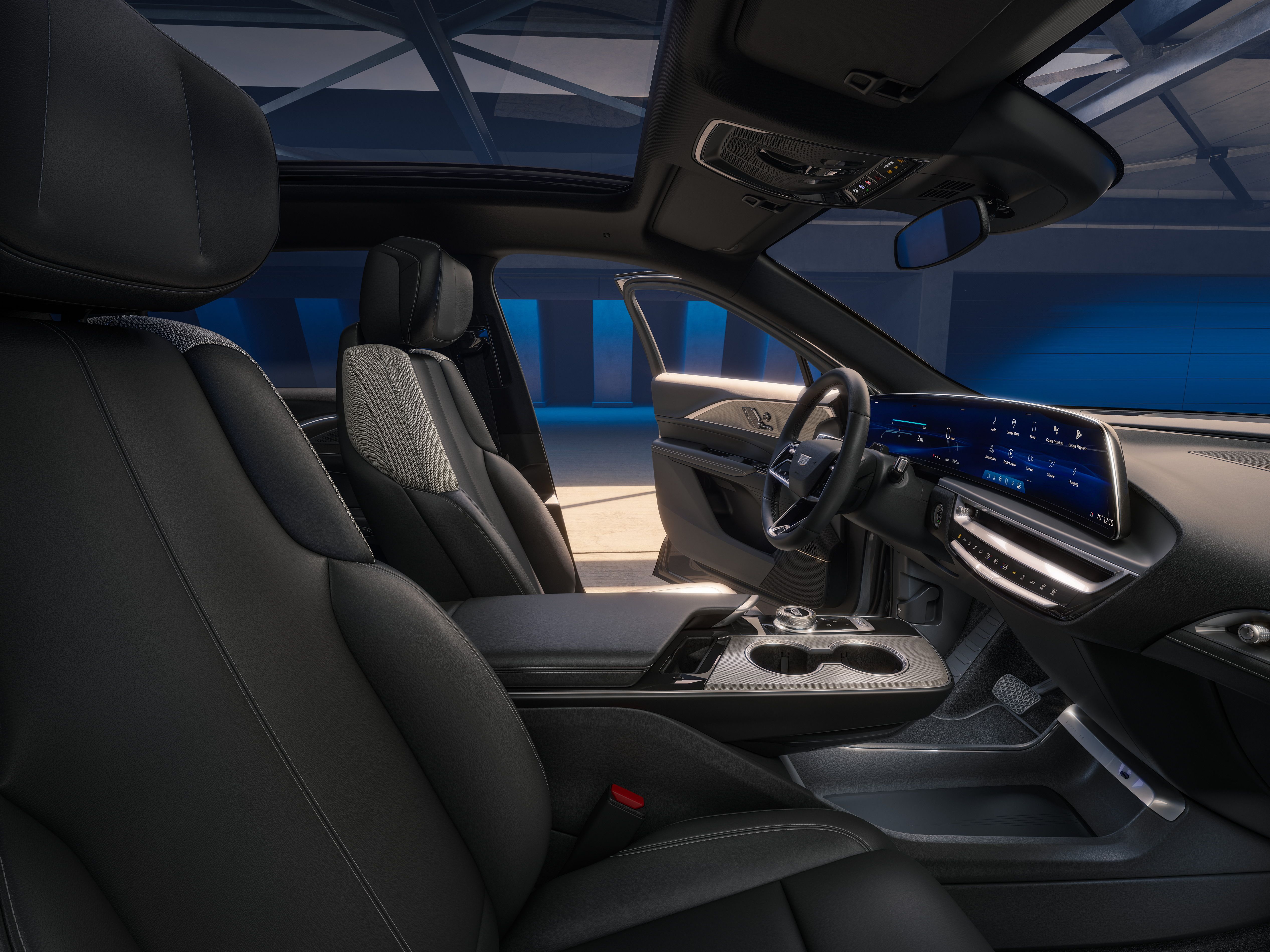 2024 Cadillac Lyriq interior 