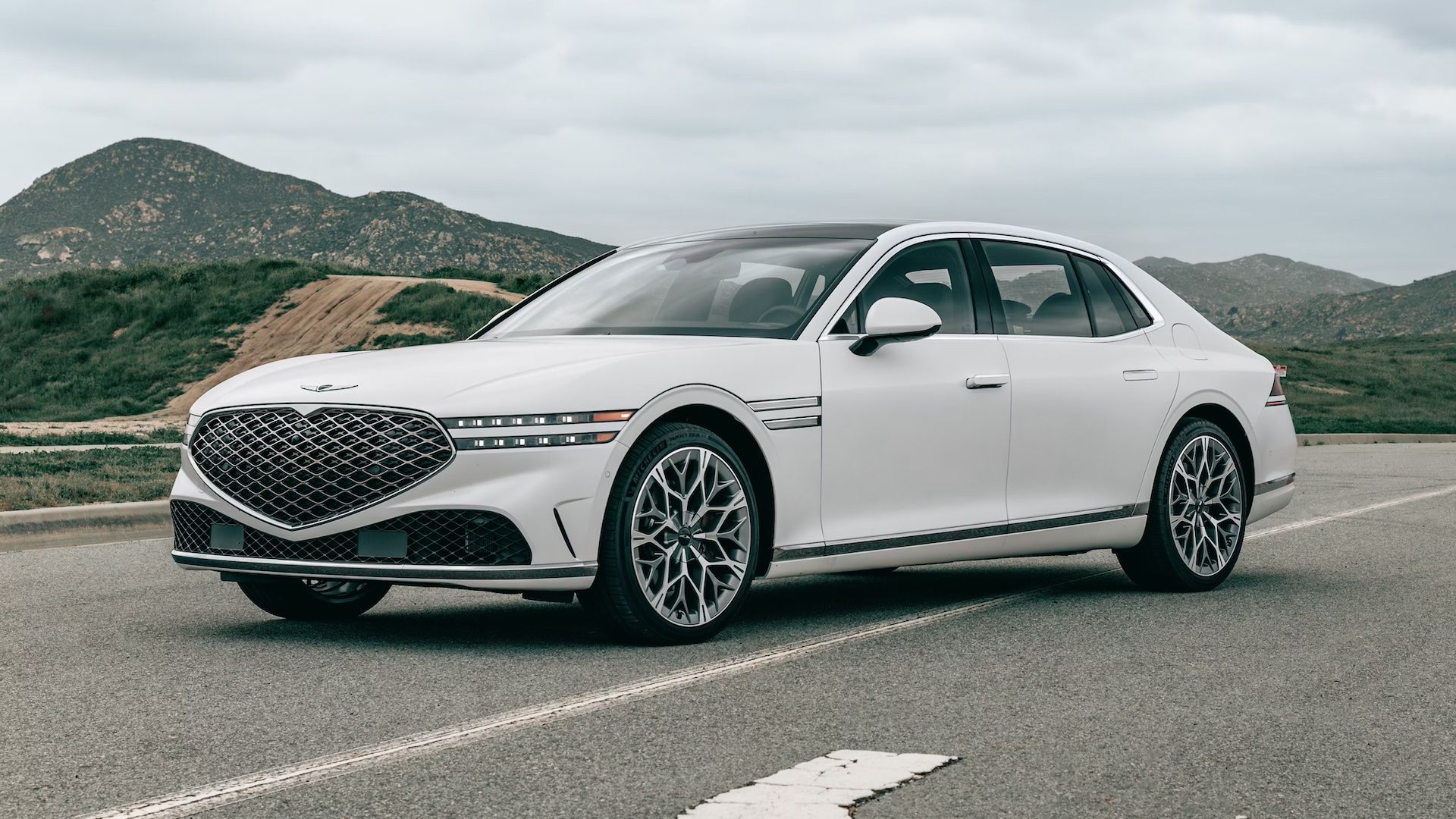 2024 Genesis G90 Front Quarter