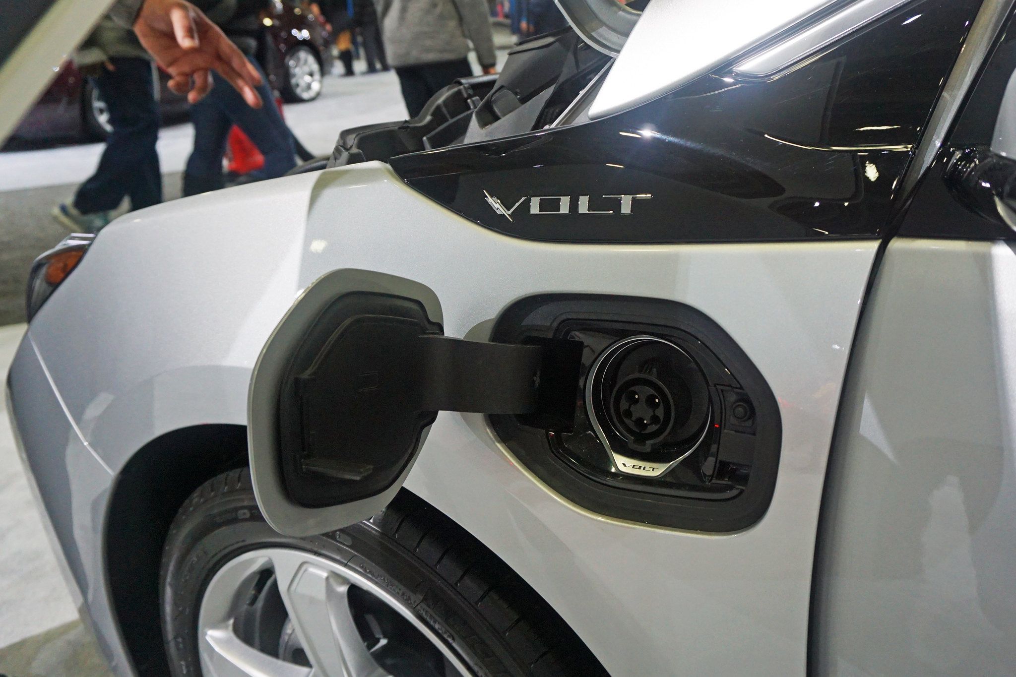 Range-Extender or Plug-In Hybrid? Which One’s Right for You