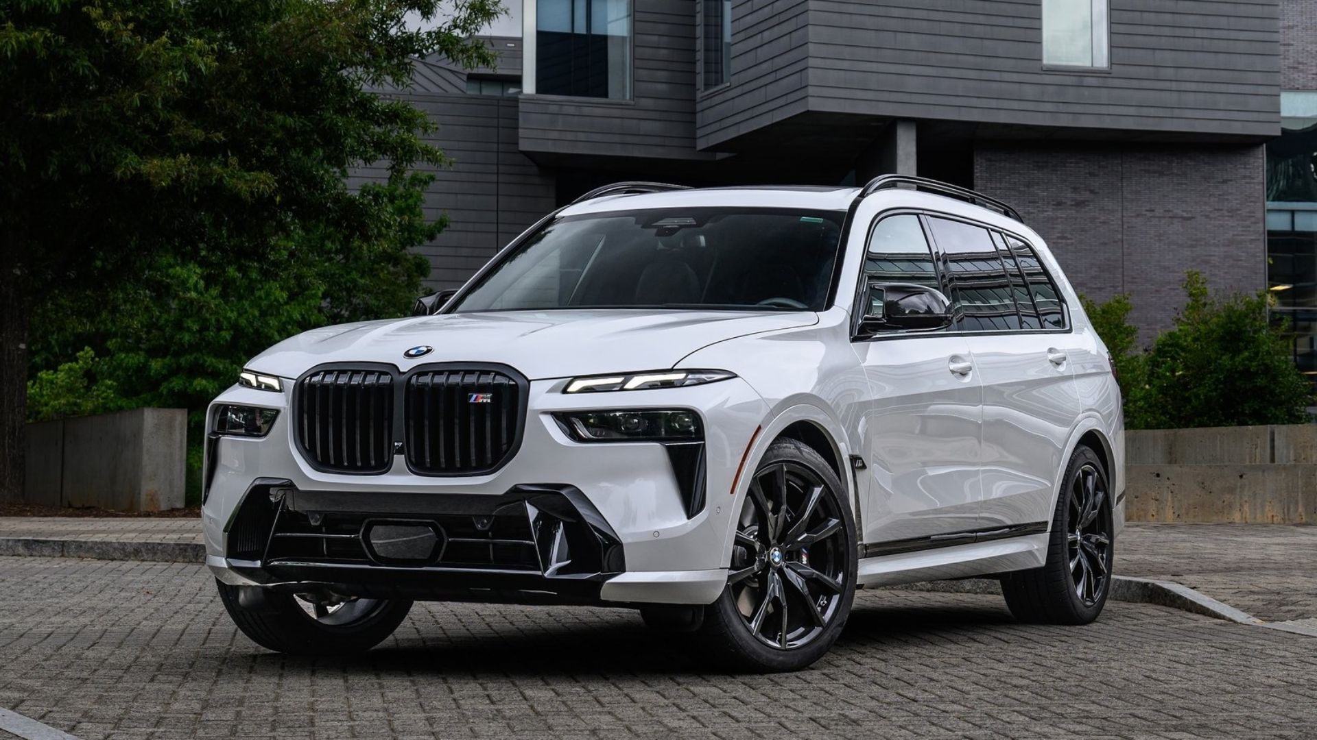 The 2025 BMW X7 Is $2,600 More Expensive Than Last Year, And We Don't ...