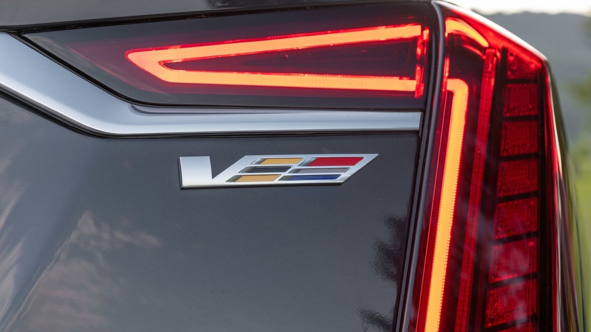 cadillac ct6-v badge