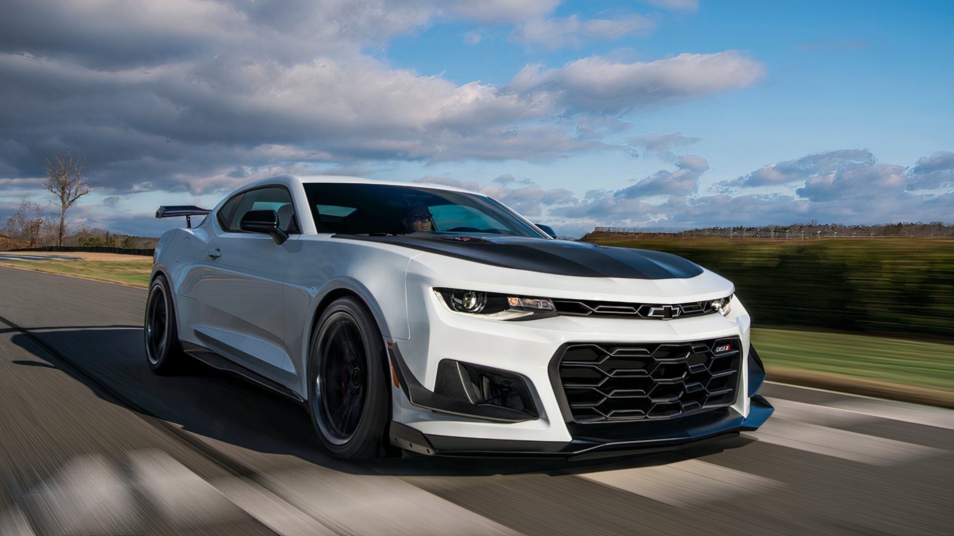 2023 Chevrolet Camaro ZL1 front