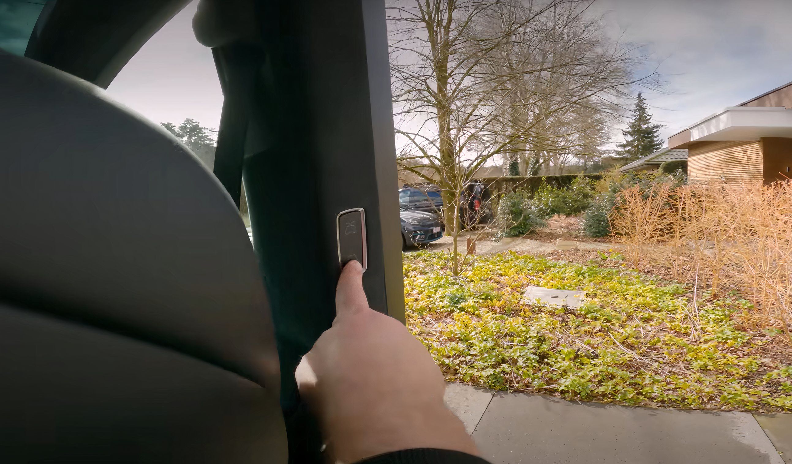 Closing Tesla Model X door from inside