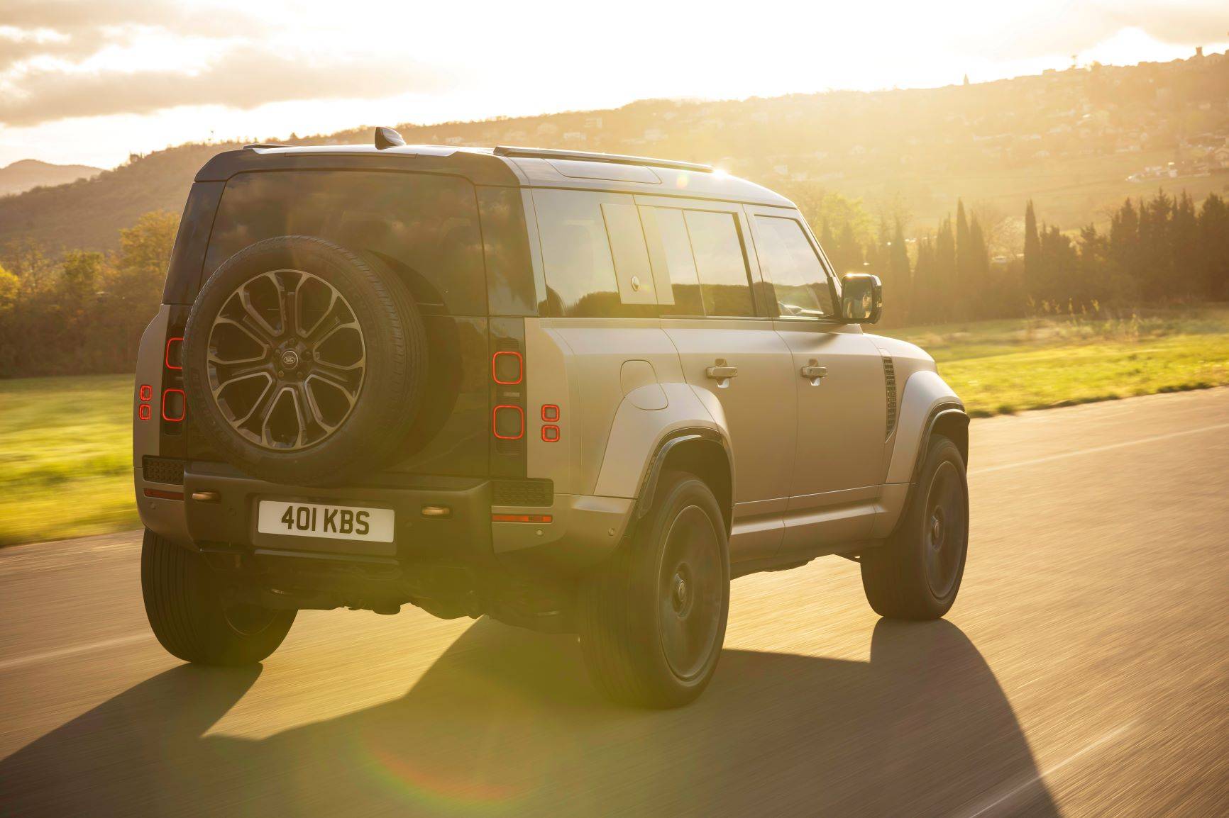 Def Octa 2025 Land Rover Defender OCTA Exterior Photos
