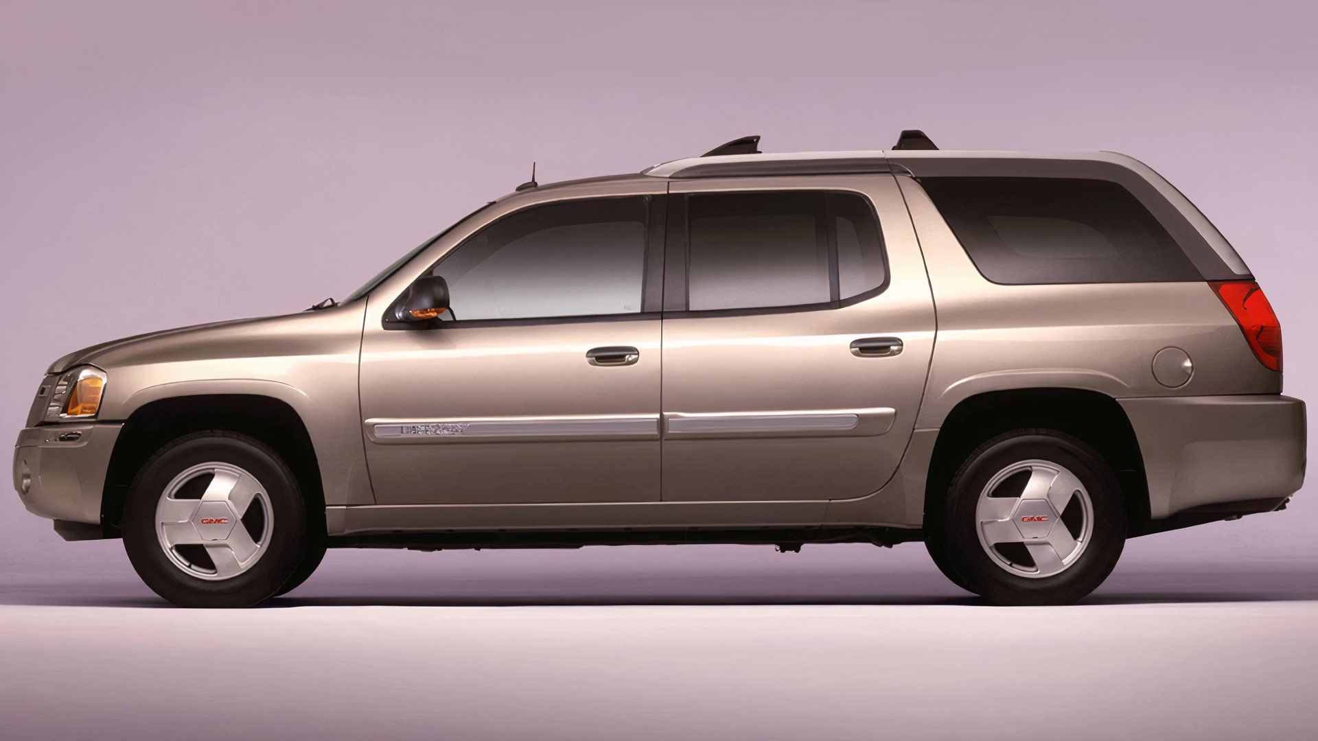 GMC Envoy XUV side profile