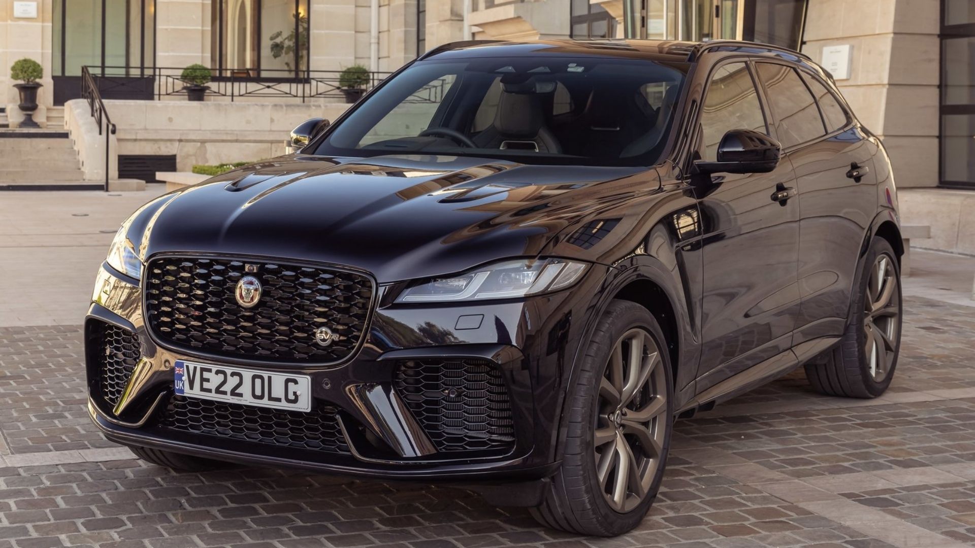 jaguar f-pace svr front quarter black