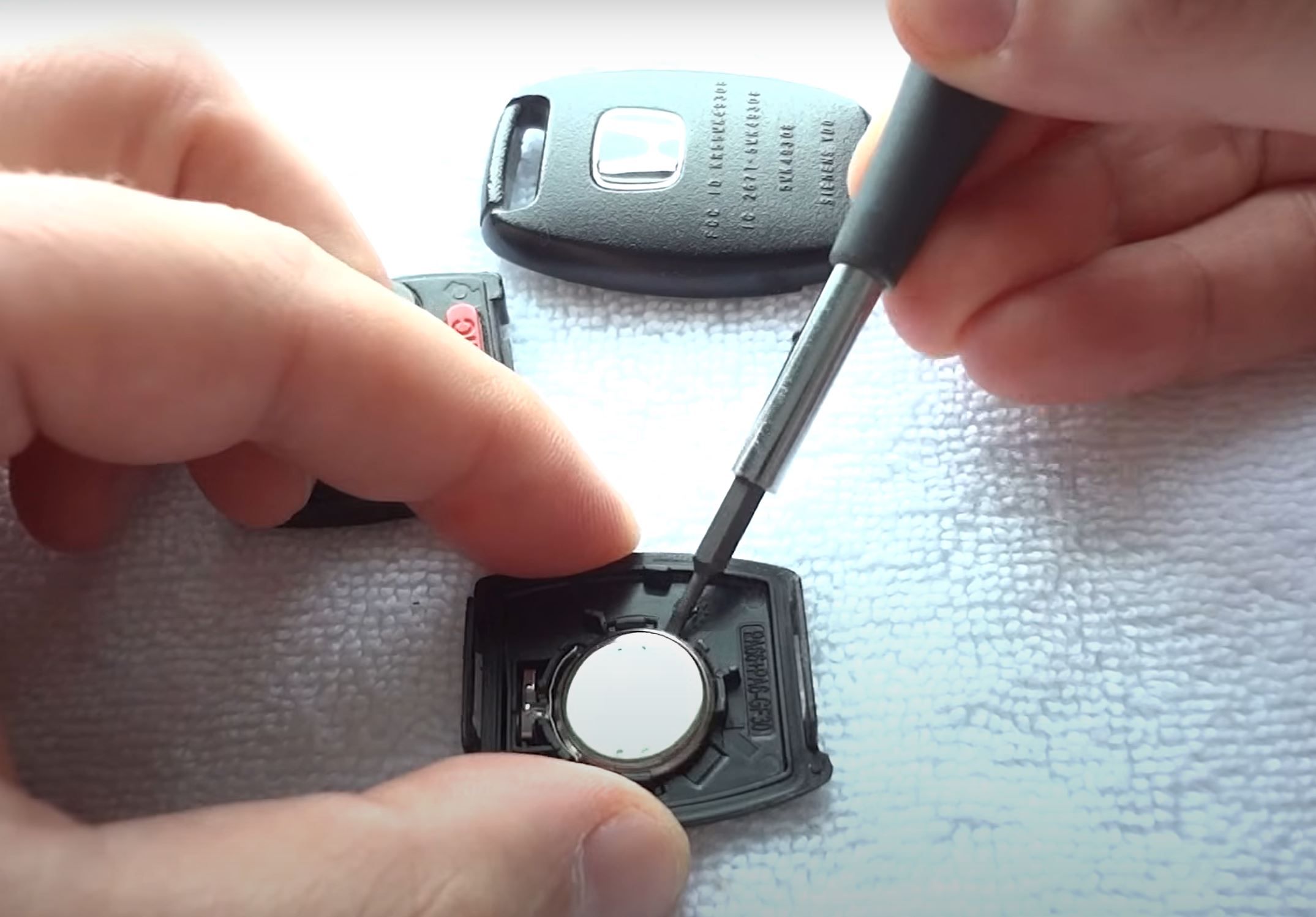 How To Reprogram A Key Fob After Replacing Its Battery