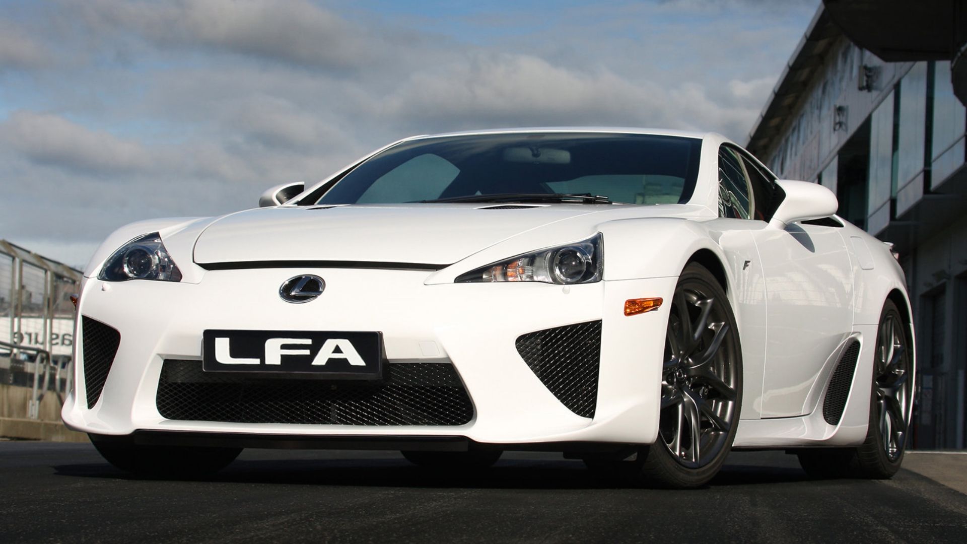 lexus lfa front quarter white