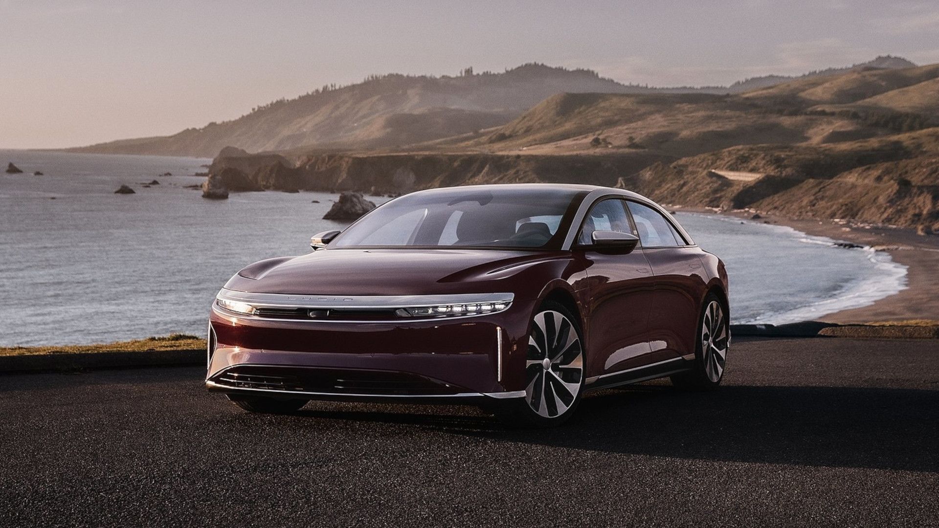 Lucid-Air_Grand_Touring-2022-1600-01