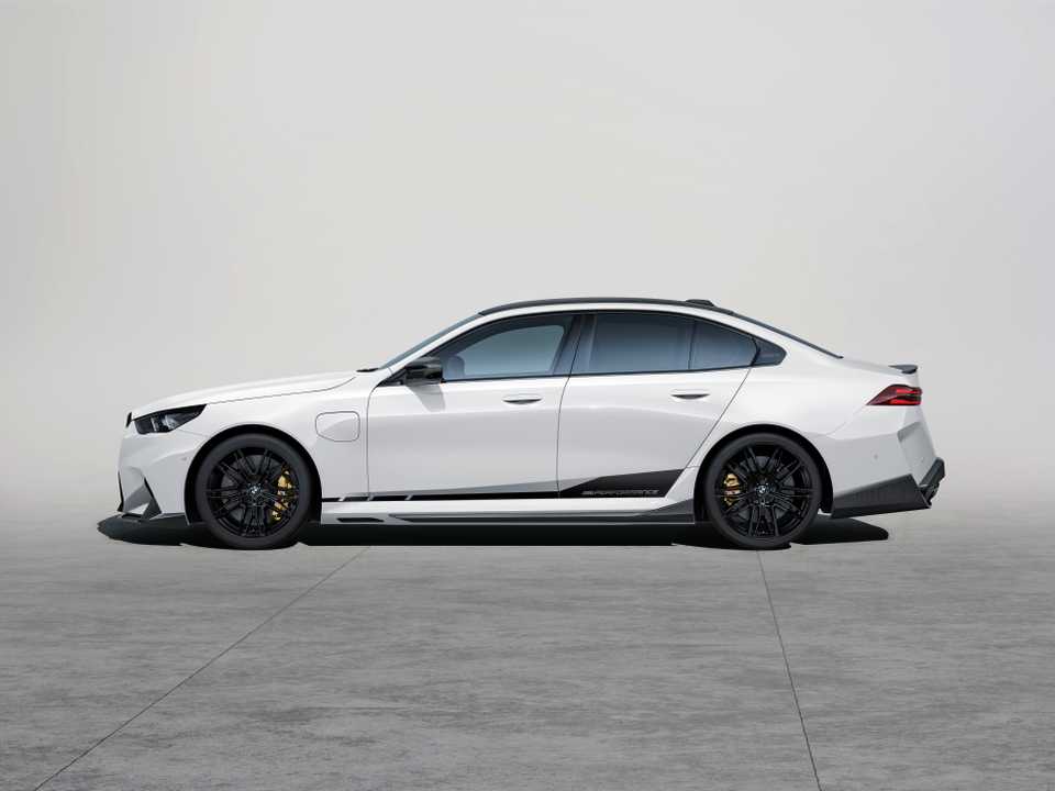 Porky BMW M5 Given A Lightweight Carbon Fiber Makeover
