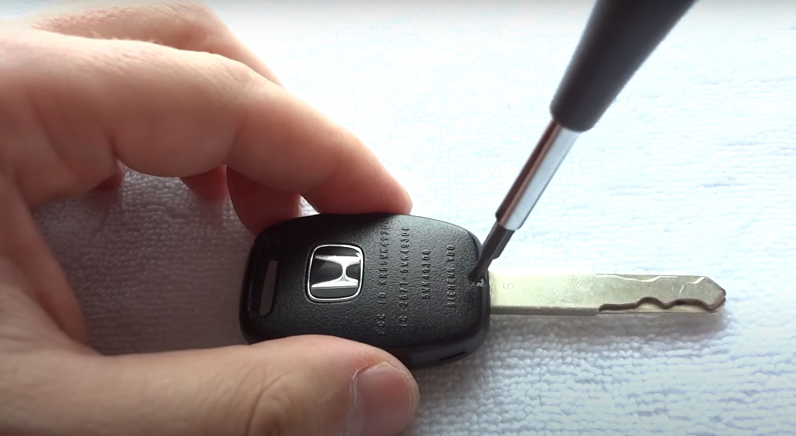 How To Reprogram A Key Fob After Replacing Its Battery