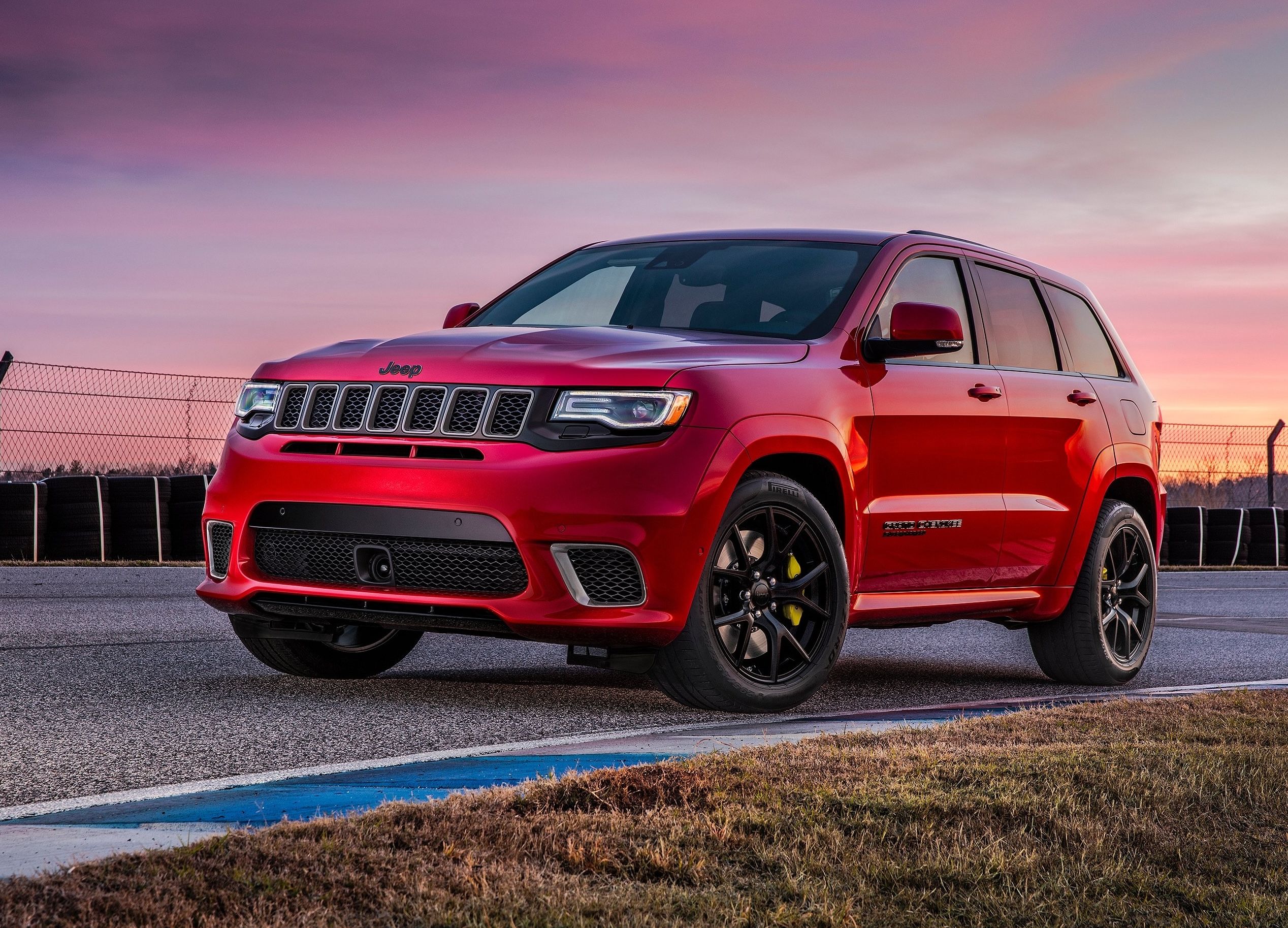 Jeep Grand Cherokee Trackhawk, front