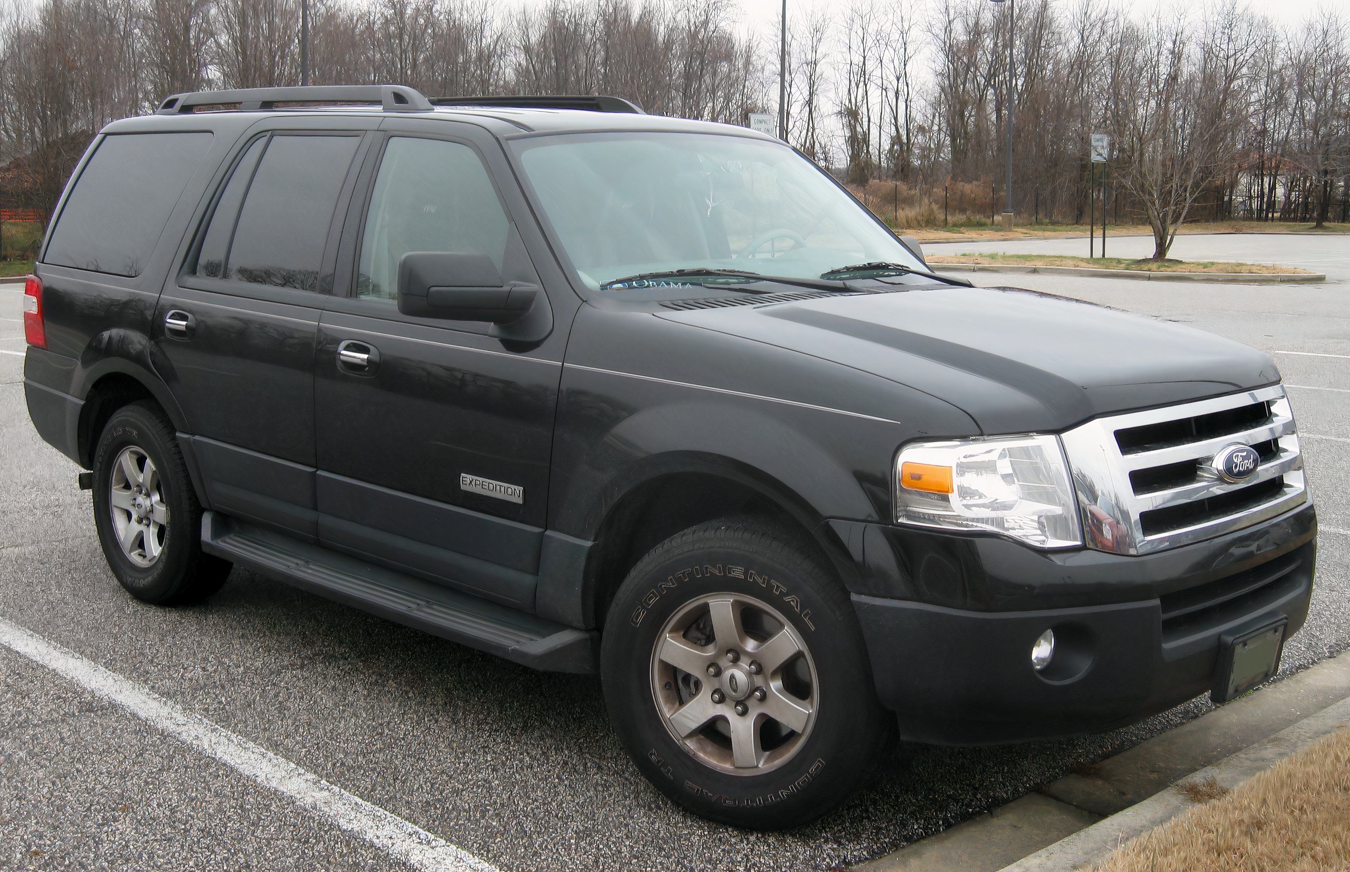 Third Generation Ford Expedition front 3/4