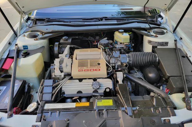 1990 Buick Reatta, engine