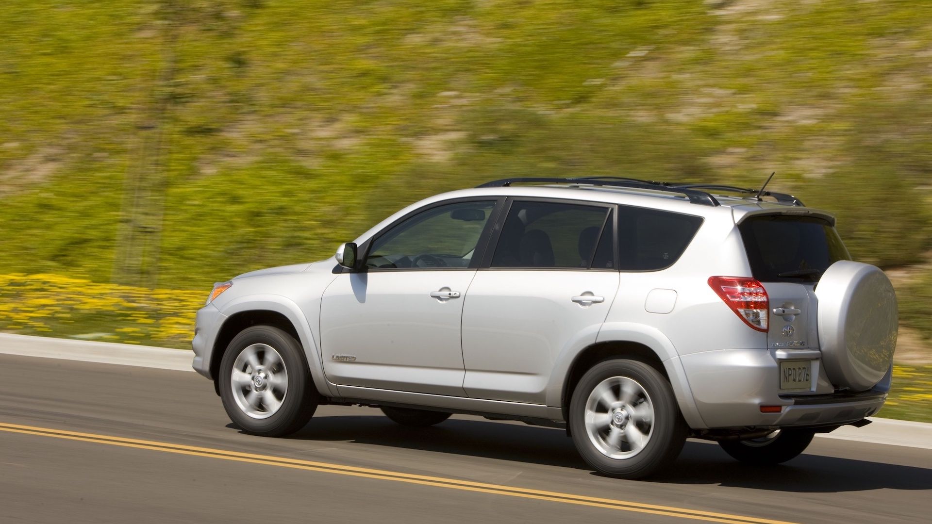 2009 Toyota RAV4 Pricing, Photos & Specs