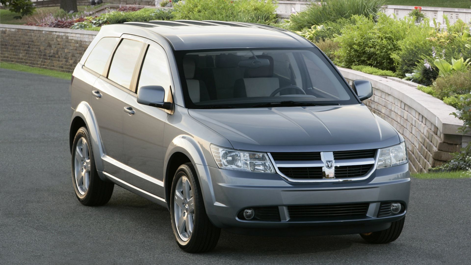 2009 Dodge Journey Beauty Shot On-Road