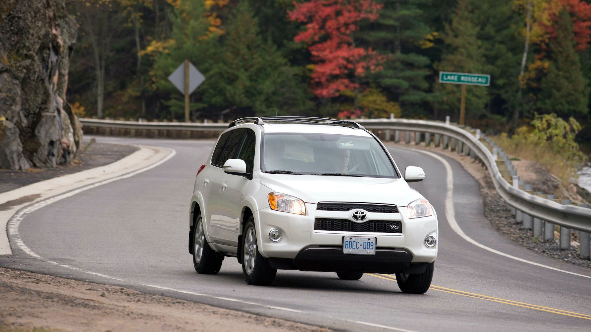 2010 Toyota RAV4 Pricing, Photos & Specs