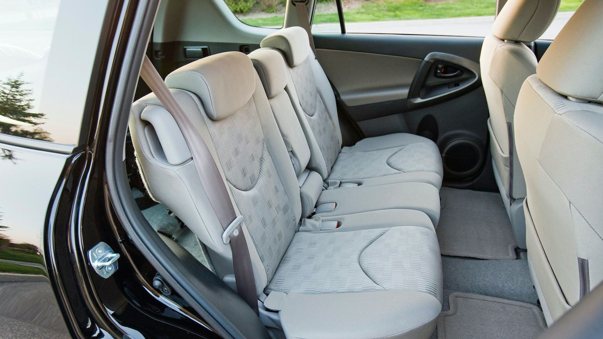 2010 Toyota RAV4 Pricing, Photos & Specs