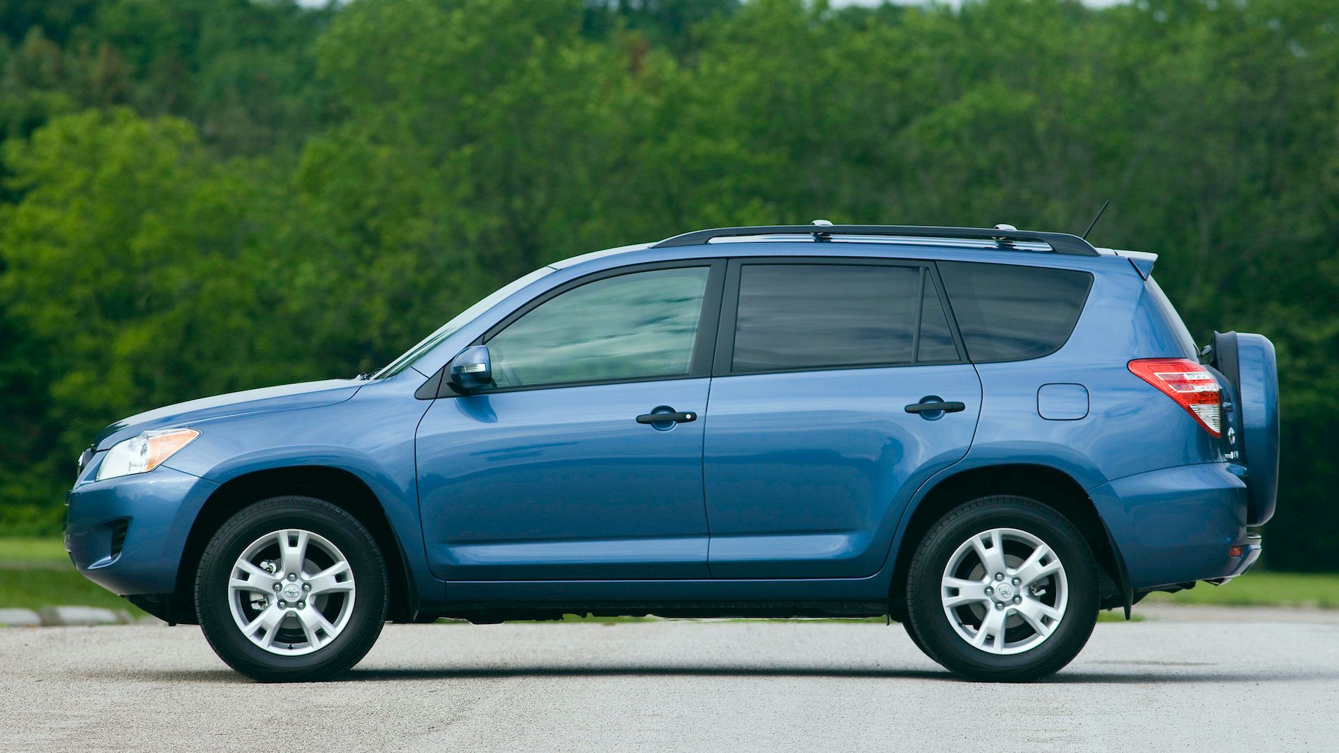 2012 Toyota RAV4 Pricing, Photos & Specs