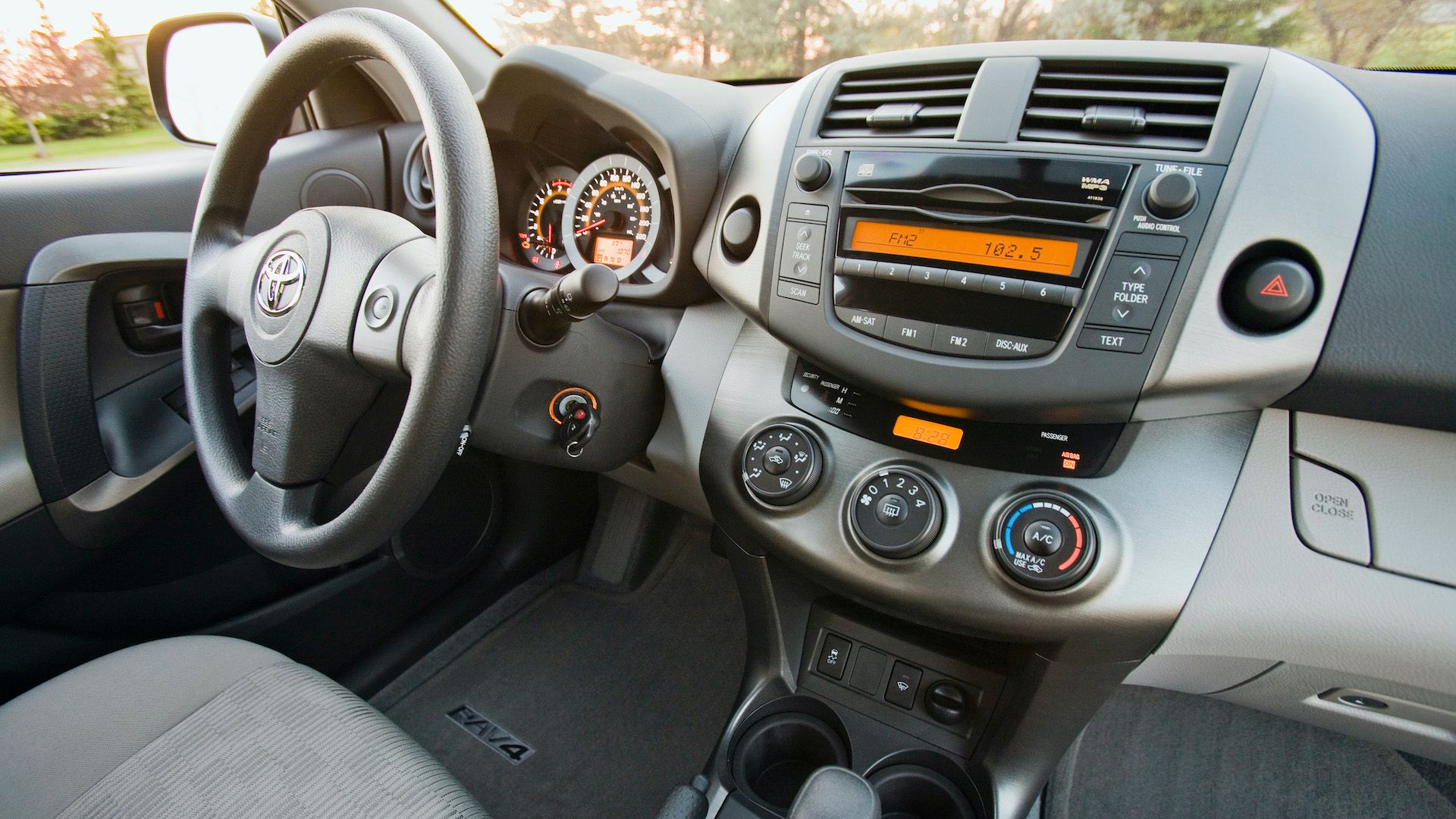 2012 Toyota RAV4 Pricing, Photos & Specs