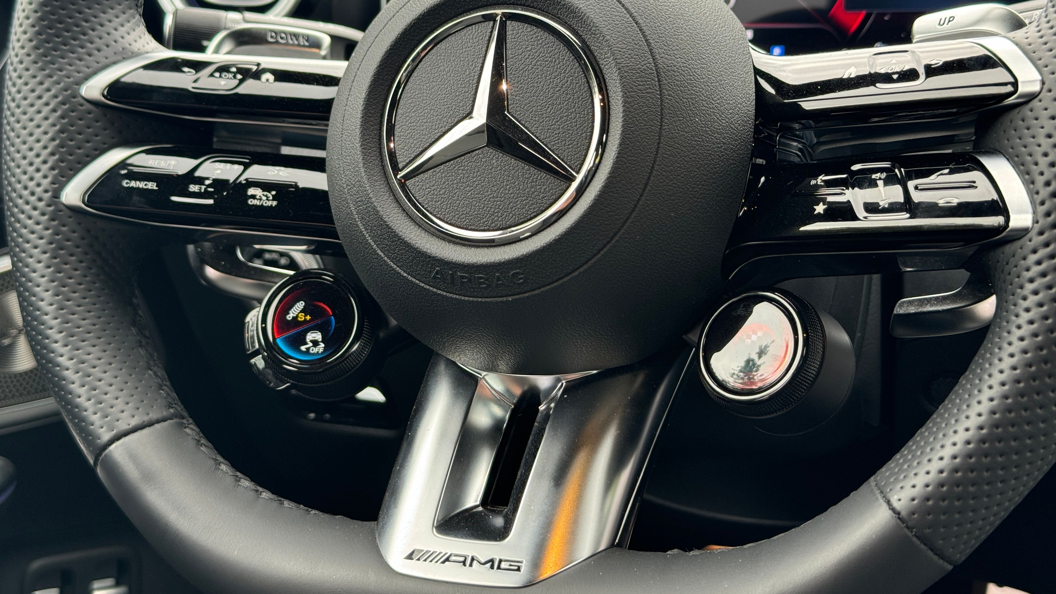 2024 Mercedes-AMG C63 wheel controls