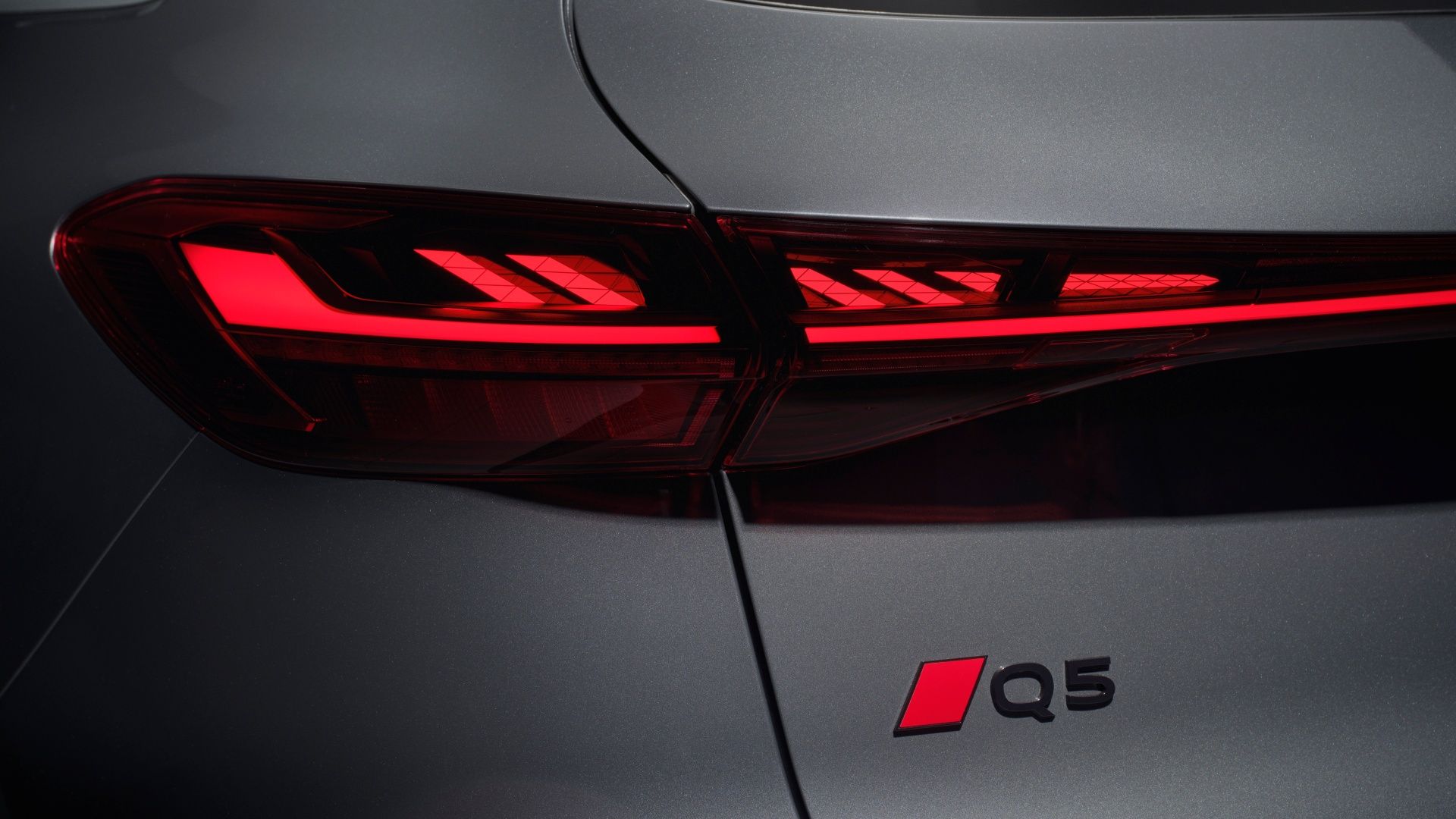 The rear lights on the 2025 Audi Q5