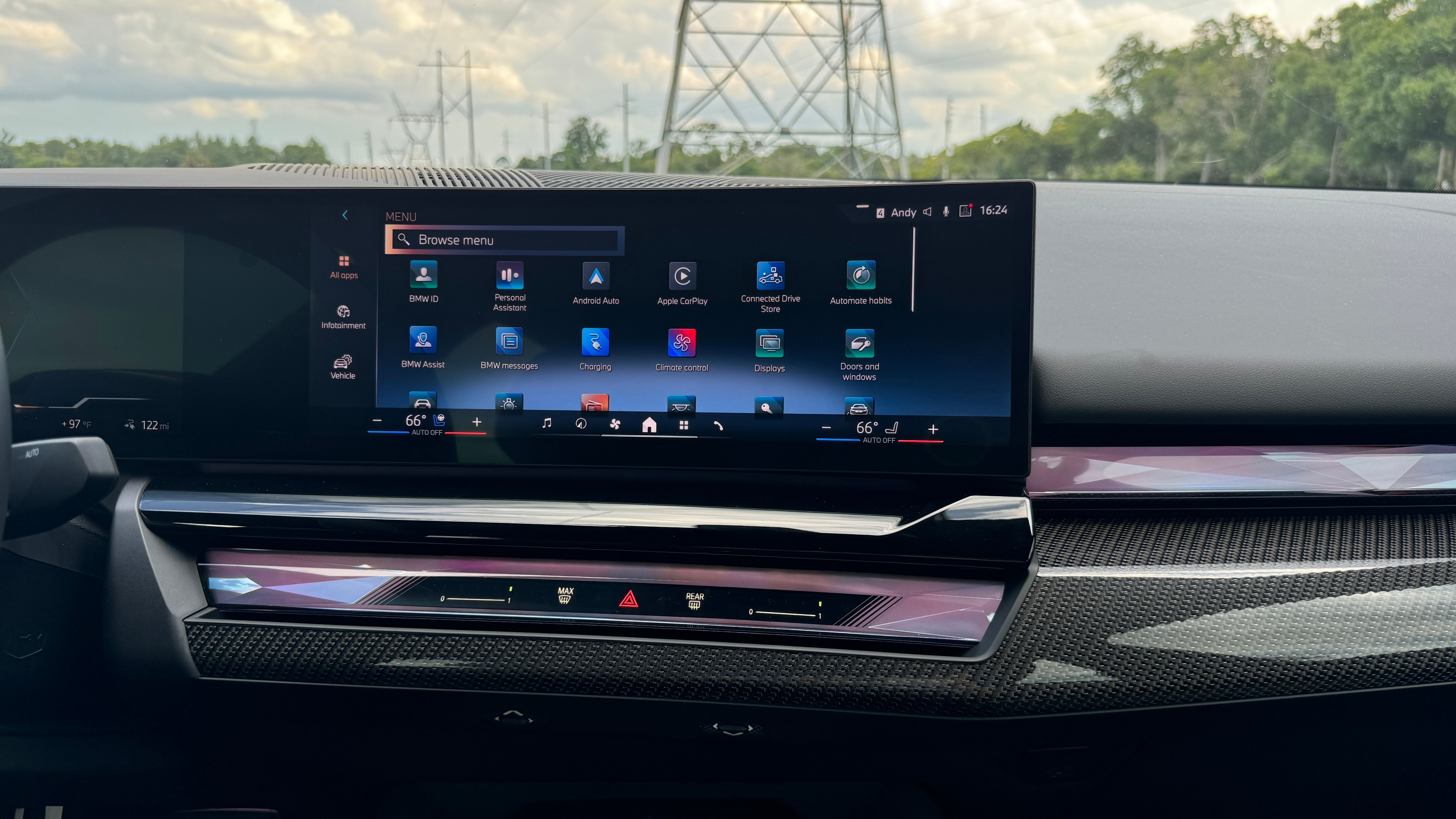 2025 BMW i5 infotainment