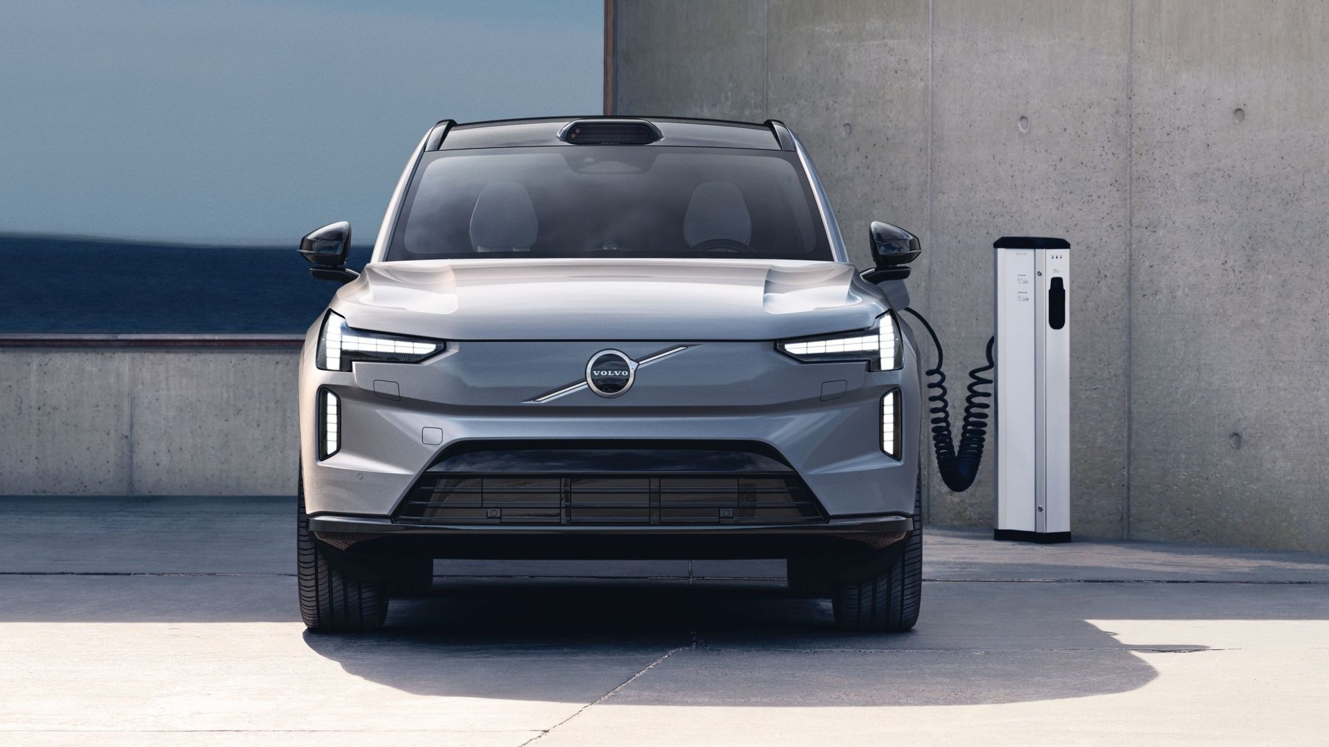 The 2025 Volvo EX90 charging