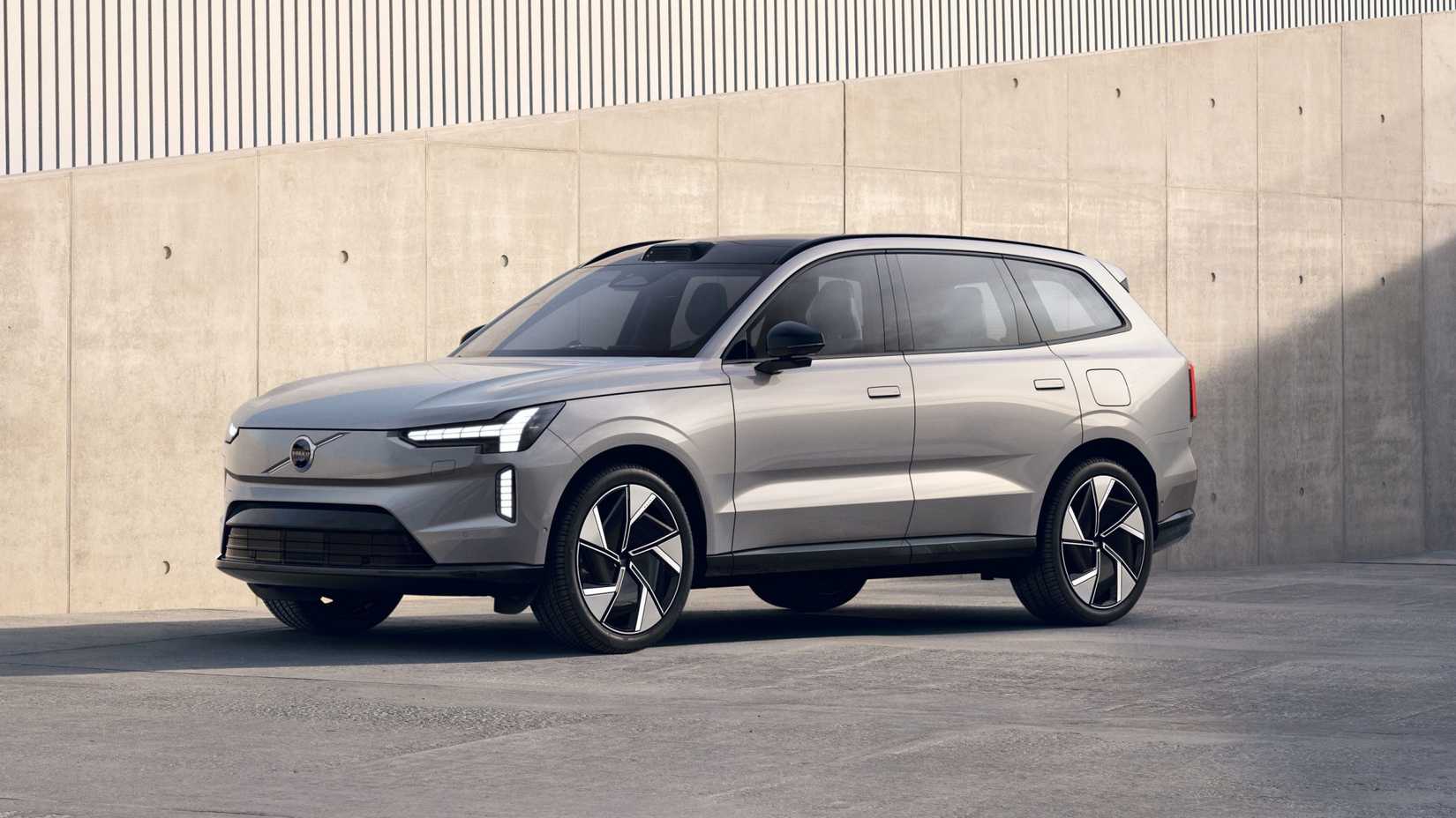 Volvo EX90 с 800-вольтовой системой и новыми возможностями