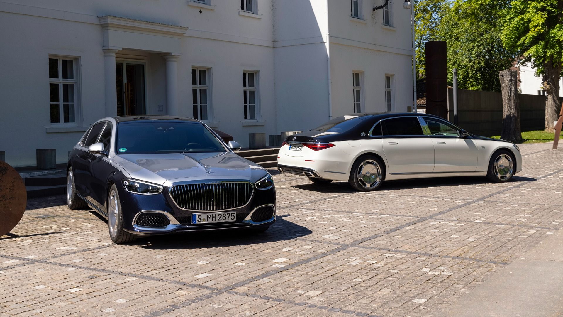 Mercedes-Maybach S-Class 2 tone in driveway 