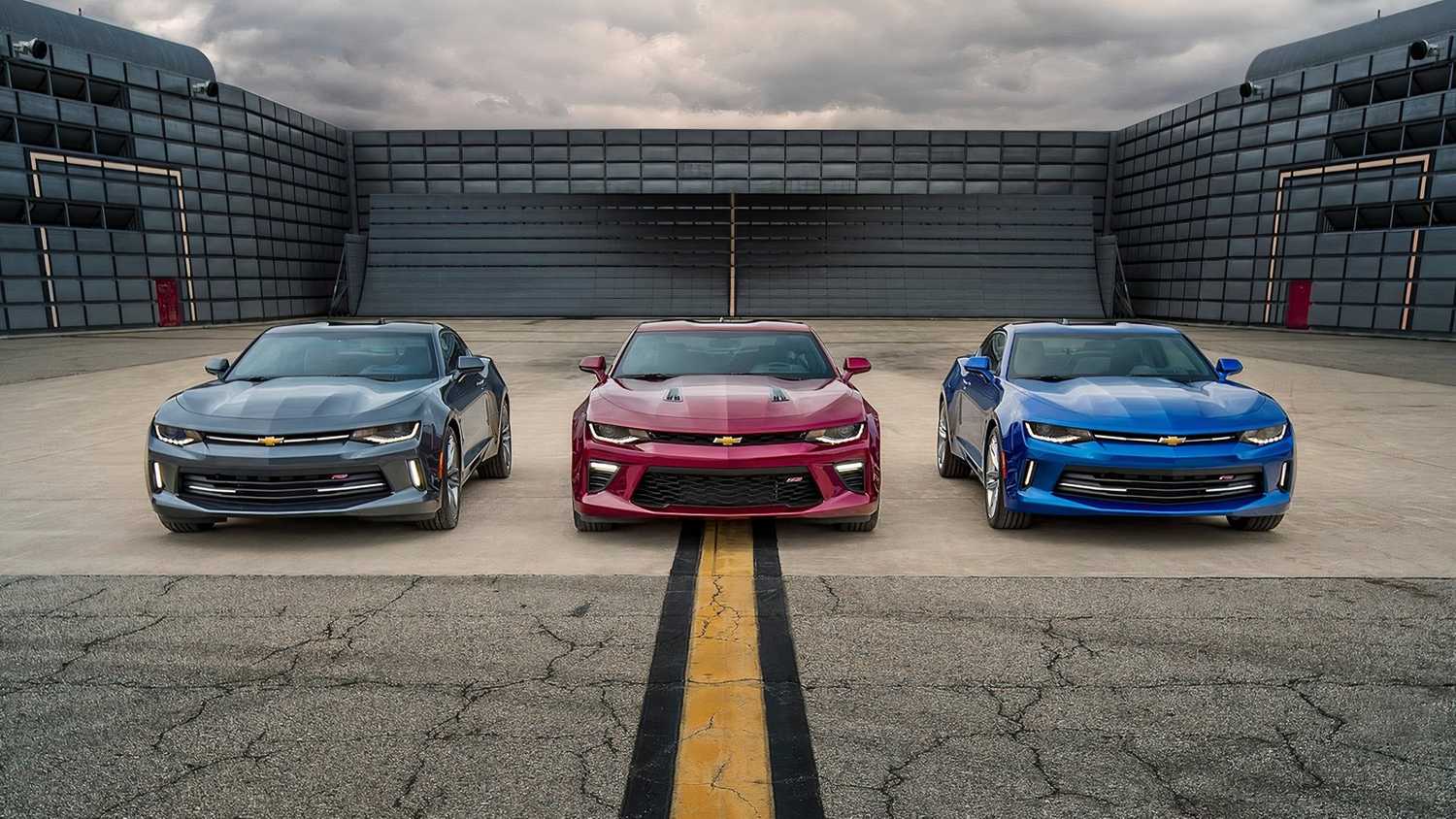 Camera Generations 15 Photos That Show How Much The Camaro Has Changed In 50 Years