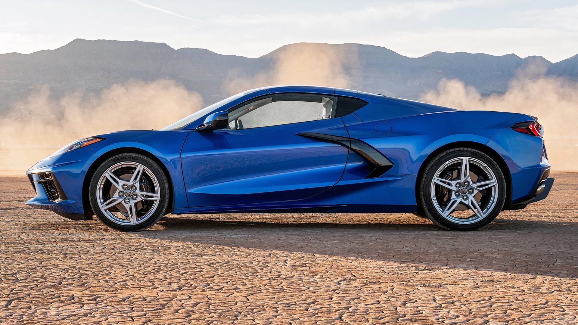 Chevrolet-Corvette_C8_Stingray side