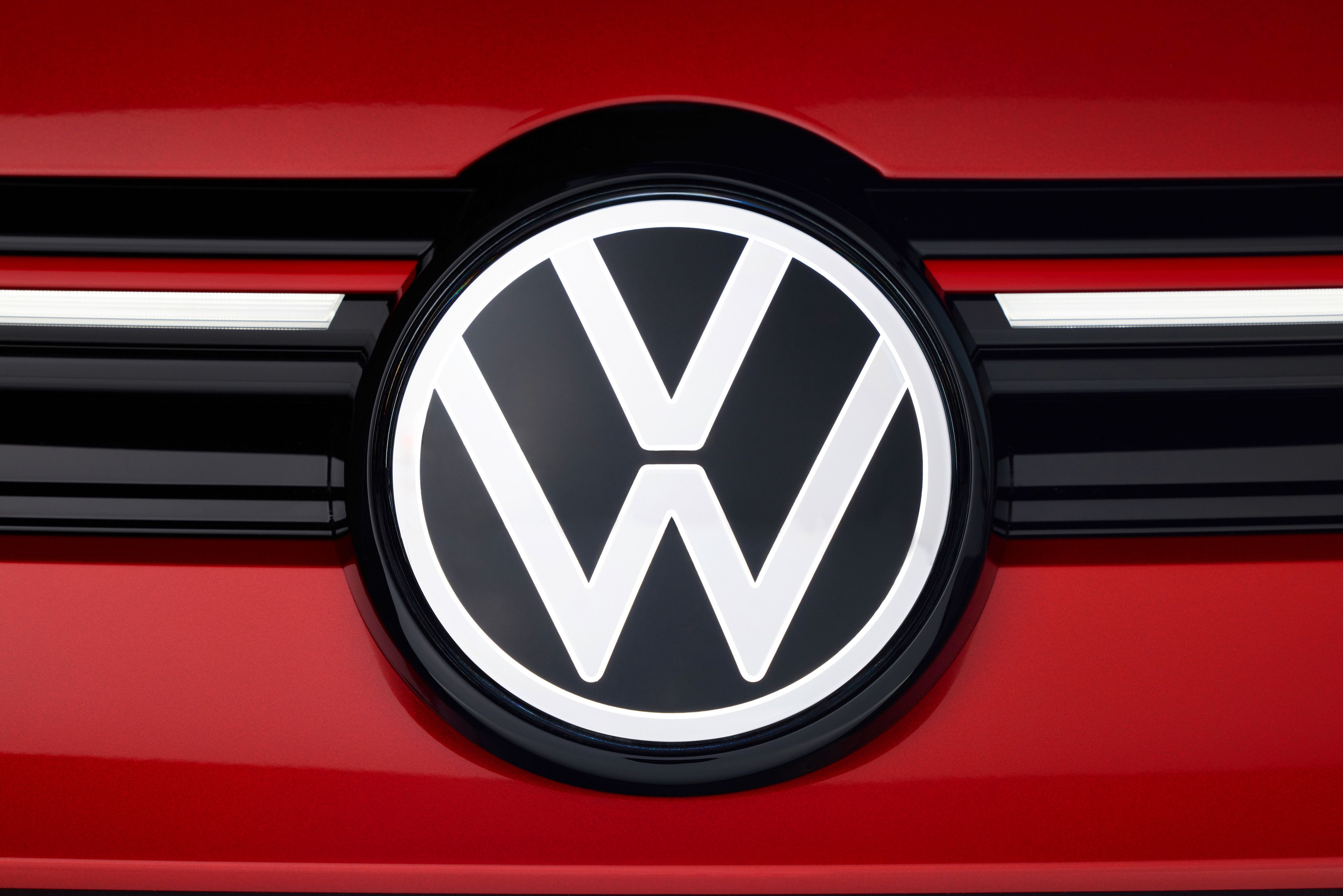 VW Logo, Center, Close