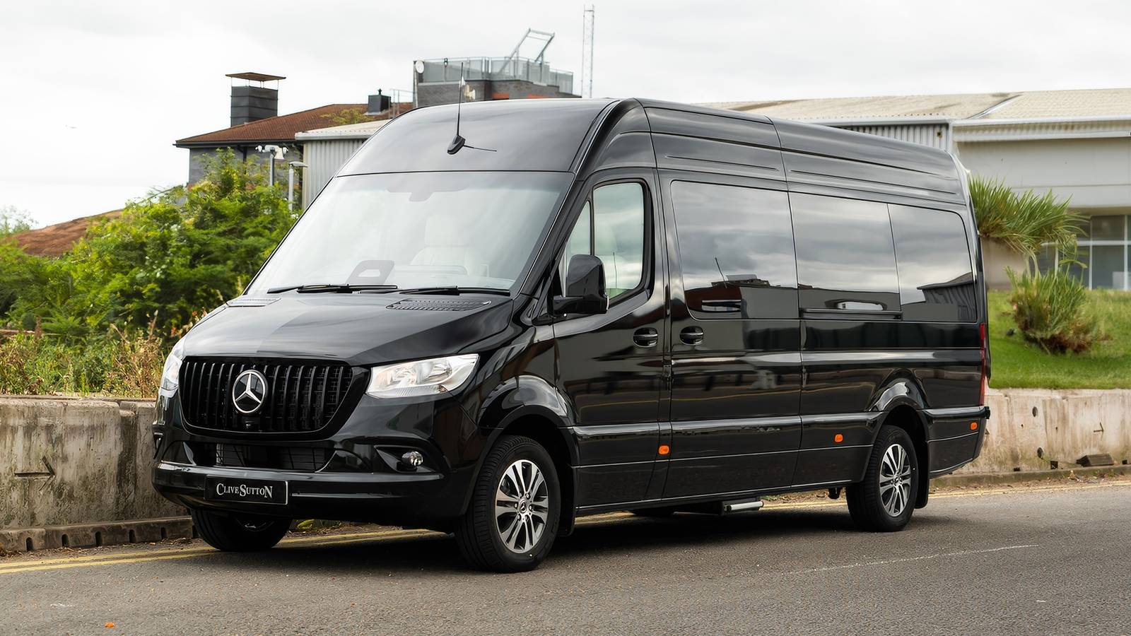Mercedes-Benz Sprinter Van Transformed Into First Class Rolls-Royce Rival, image size:1600x900